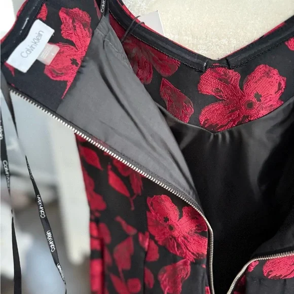 Elegant Black and Red Floral midi Dress - Picture 3 of 9